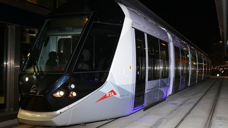 دبي تفتتح أول "ترام" في الخليج بطول 10 كلم وبسعة 27 ألف راكب يوميا