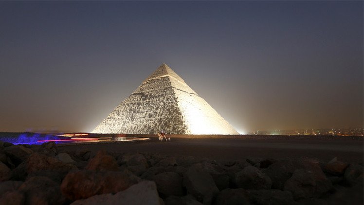 علماء سرقوا هرم خوفو