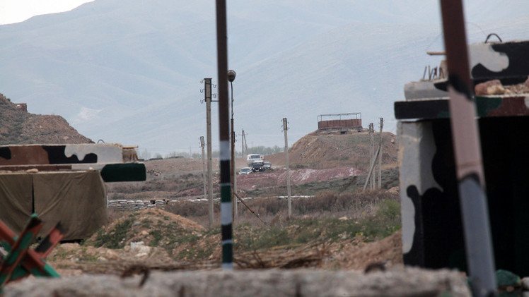 القوات الأذرية تسقط مروحية عسكرية بمنطقة قره باغ