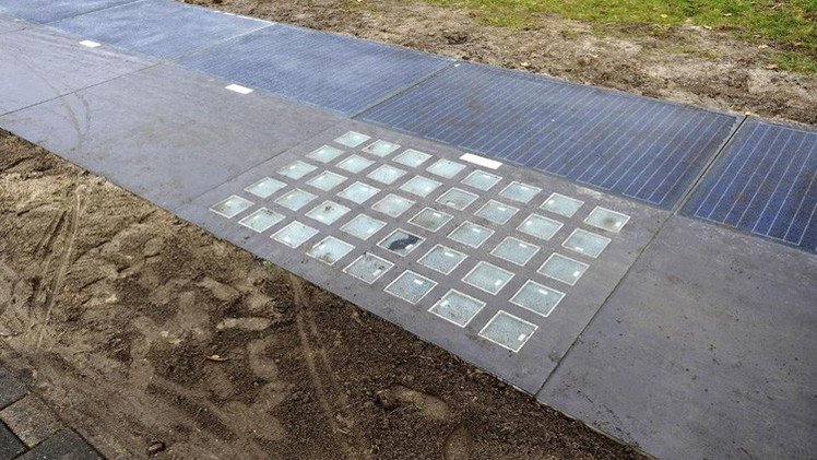 هولندا تكشف النقاب عن أول طريق للدراجات الهوائية في العالم يُولِد طاقة شمسية 