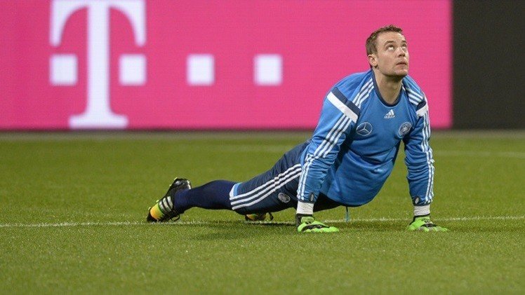 ألمانيا تفقد خدمات حارسها نوير قبل مواجهة إسبانيا وديا