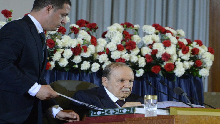 الرئيس الجزائري يغادر المستشفى 