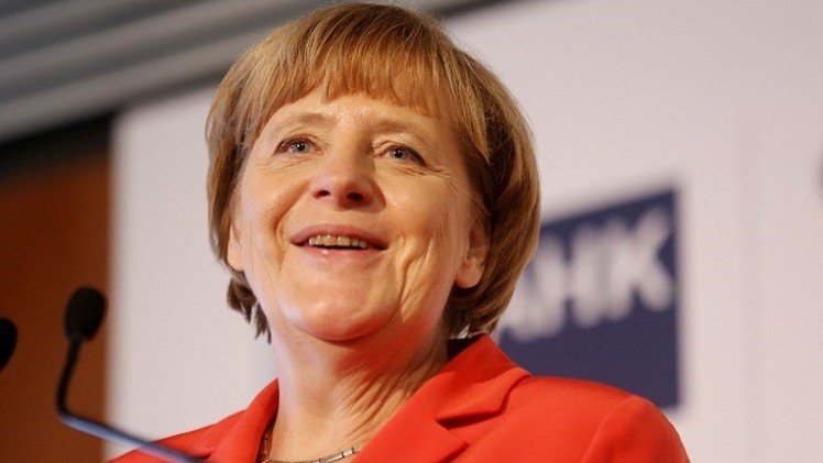 ميركل: من الضروري أن تبقى بريطانيا في الاتحاد الأوروبي