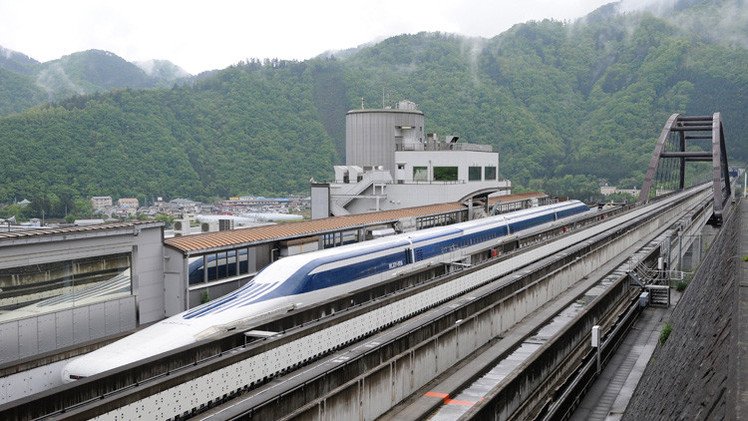 بالفيديو.. رحلة داخل قطار ماغليف الياباني أسرع قطارات العالم