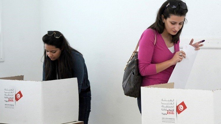 التونسيون بالخارج يدلون بأصواتهم في انتخابات الرئاسة