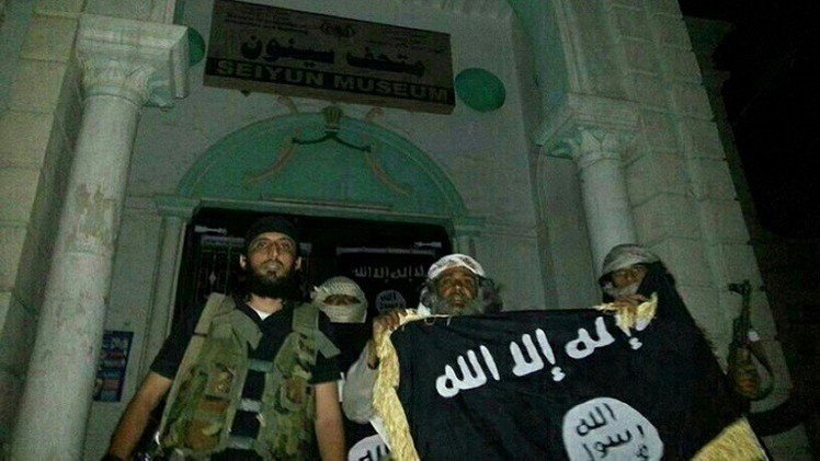 تنظيم القاعدة يشن هجوما حادا على "الدولة الإسلامية" 