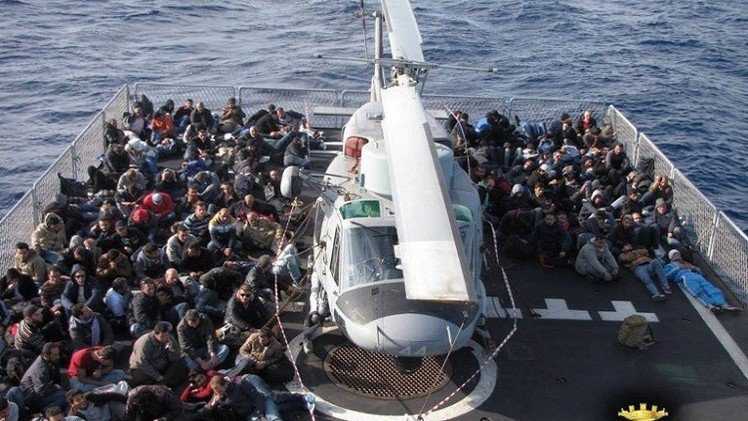 إنقاذ مئات المهاجرين قرب سواحل إيطاليا وقبرص
