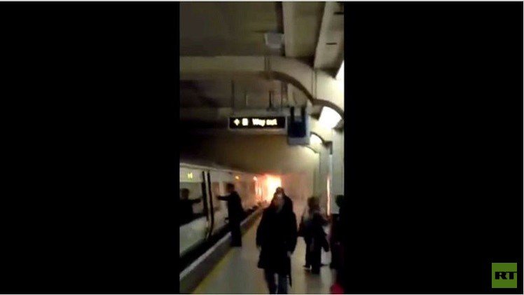 بالفيديو.. حريق في مترو لندن 