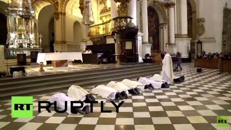 مطران غرناطة يتوسل الصفح بسبب فضائح الاعتداء الجنسي على الأطفال (فيديو)