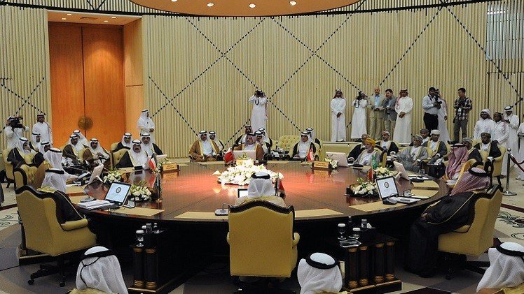 ولي عهد أبوظبي يزور الدوحة لترسيخ اتفاق المصالحة مع قطر