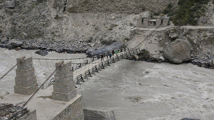 نيبال.. مصرع 47 شخصا في حادث سقوط حافلة في نهر