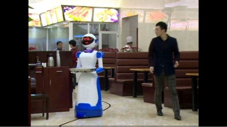 بالفيديو.. مطعم في الصين يستخدم الروبوتات للخدمة