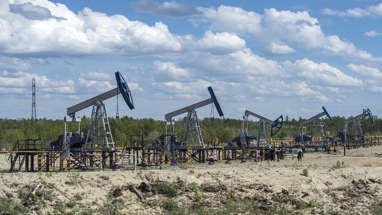 شوفالوف: روسيا غير مهتمة بخفض إنتاجها من النفط 