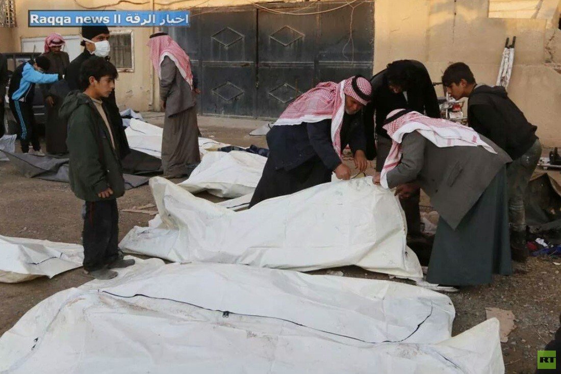 مقتل وإصابة أكثر من 300 شخص في قصف للرقة بسوريا