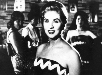  صورة لصباح في القاهرة في خمسينيات القرن الماضي، حيث كانت الفنانة الراحلة في أوج نشاطها الفني 