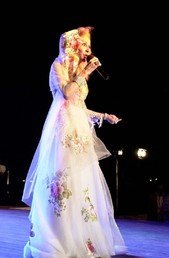 صباح تغني في مهرجان الإسكندرية الدولي للموسيقى في مدينة الإسكندرية 29 يونيو 2003 