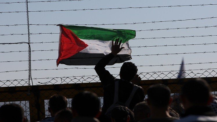 الأسرى الفلسطينيون يهددون بإضراب مفتوح عن الطعام