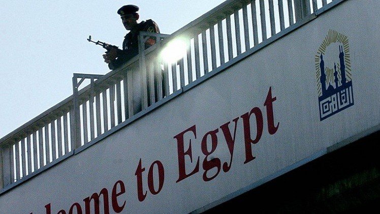مصر.. توقيف قيادي إخواني عائد من قطر في مطار القاهرة