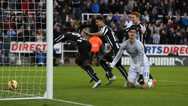 تشيلسي يتعرض للهزيمة الأولى في الموسم