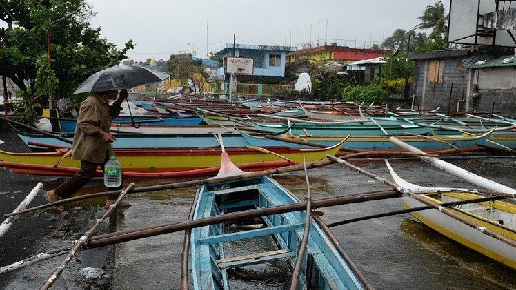 إجلاء مليون فلبيني مع اجتياح الإعصار 