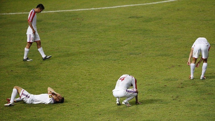 ايقاف مدرب منتخب كوريا الشمالية لعام كامل