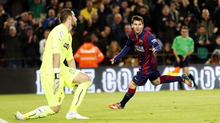 برشلونة يكسب "الديربي" الكاتالوني .. وميسي يرد على "هاتريك" رونالدو