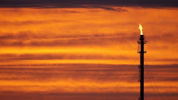 النفط يهبط بعد تخفيض مورغان ستانلي توقعاته لسعر برنت