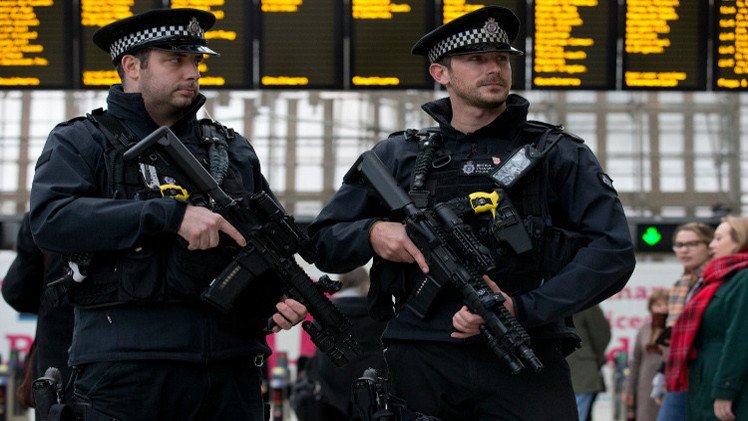 الشرطة البريطانية تشدد إجراءاتها الأمنية بعد تهديدات بخطف أحد عناصرها