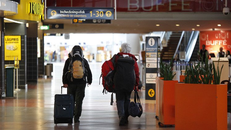 الأمن السويدي يتحرى وجود عبوة ناسفة في مطار ستوكهولم 