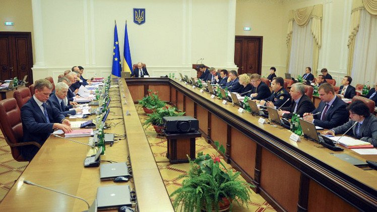 ياتسينيوك يأمل في أن يلغي البرلمان الوضع الحيادي لأوكرانيا