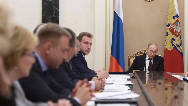 بوتين يطالب الحكومة بكبح جماح الأسعار في روسيا
