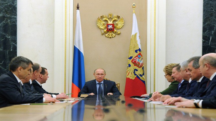  بوتين يبحث مع مجلس الأمن الروسي الوضع شرق أوكرانيا