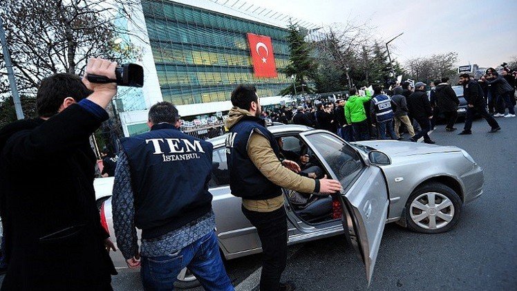 الاتحاد الأوروبي يدين حملة مداهمات الأمن لوسائل إعلام تركية 