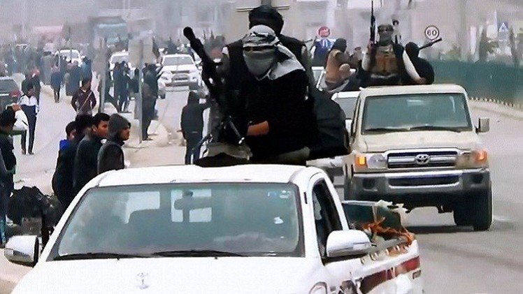 نشطاء: العثور على 230 جثة لأشخاص قضوا على يد "داعش" في دير الزور