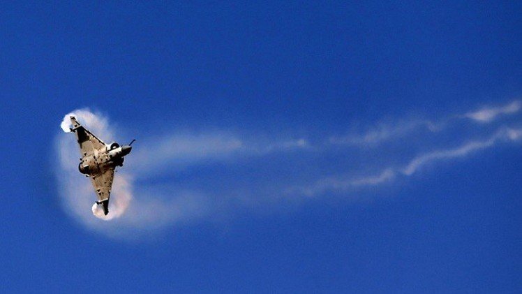 تحطم طائرة عسكرية إماراتية ومصرع طاقمها