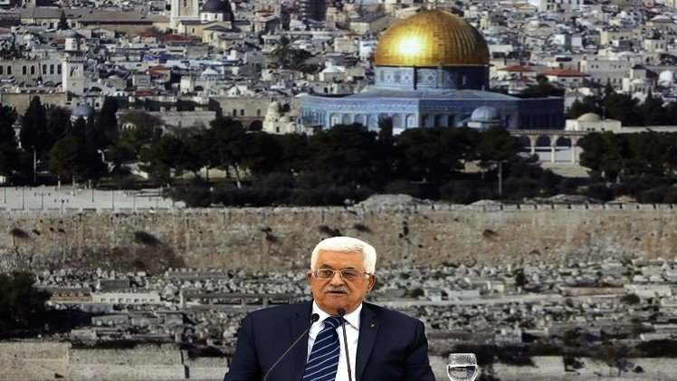 عباس: منفتحون على التشاور بشأن مشروع قرار إنهاء الاحتلال