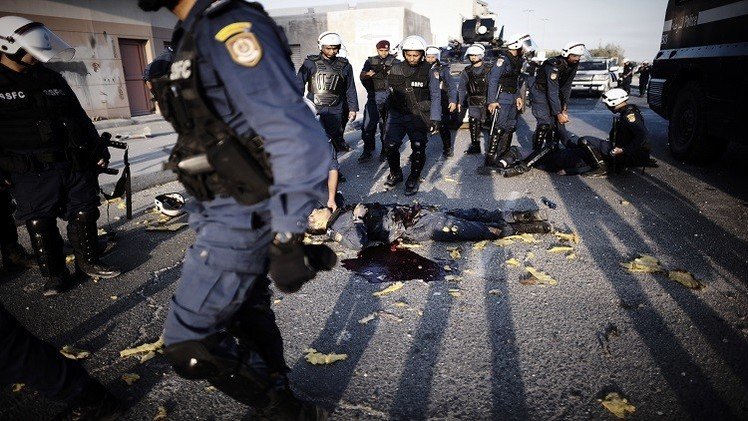 إصابة ثلاثة رجال شرطة بانفجار في البحرين