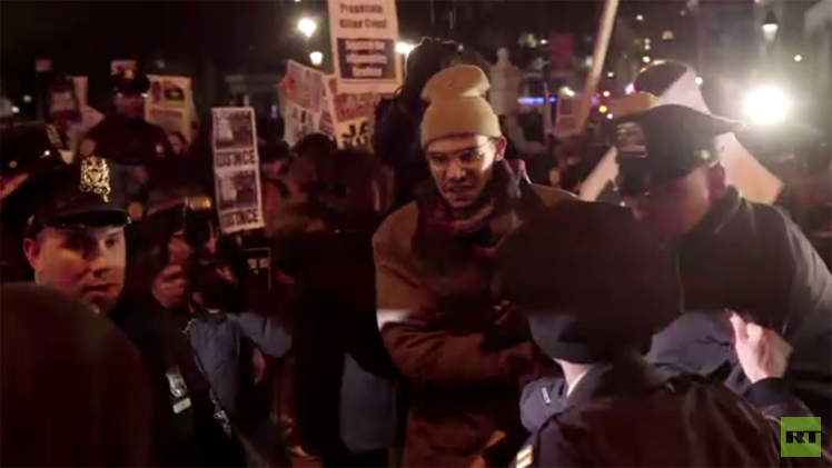 بالفيديو.. احتجاجات في نيويورك ضد عنف الشرطة
