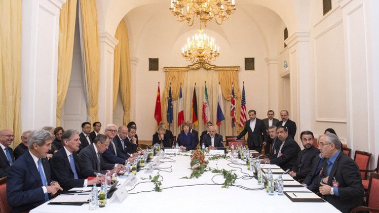 عام 2015 يتسلم حقيبة النووي الإيراني 