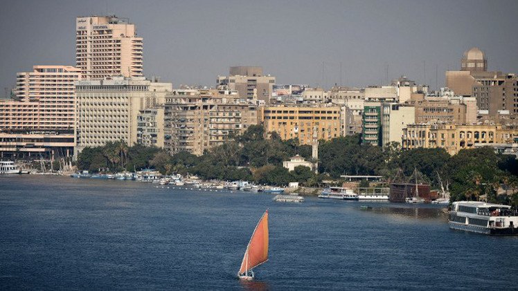 السيسي يدعو المصريين إلى مواجهة التحديات الهائلة داخليا وخارجيا