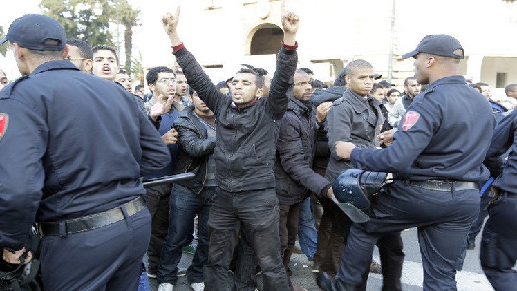 نحو 100 مصاب في مواجهات بين الشرطة المغربية وطلبة في وجدة