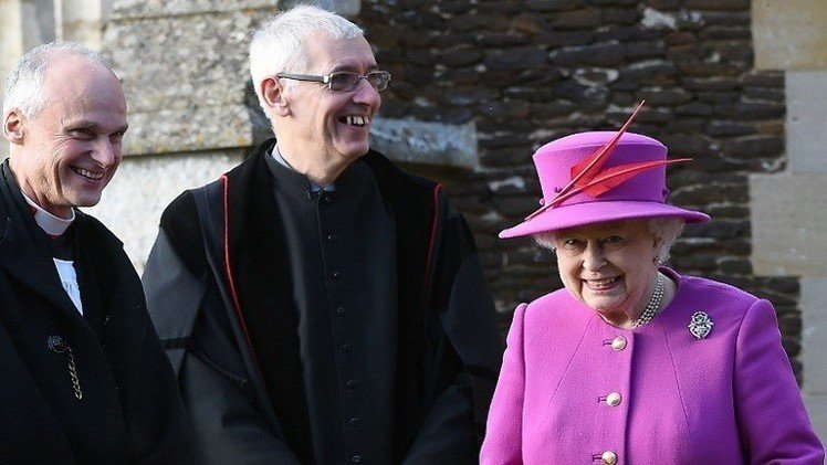 الملكة أليزابيث تحث على المصالحة بعد استفتاء اسكتلندا