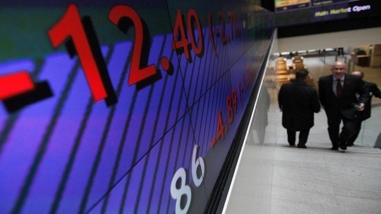 الأسهم الأوروبية تنخفض نتيجة لتدهور أسعار النفط 