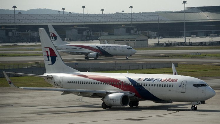 2014 يقصم ظهر الطيران الماليزي