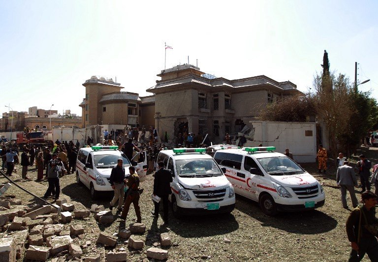 القاعدة تتبنى تفجير استهدف منزل السفير الإيراني في صنعاء