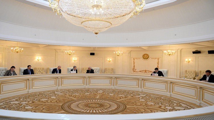 لافروف: الآمال معلقة على تنفيذ اتفاق مينسك لحل أزمة أوكرانيا