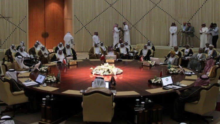   وزير الخارجية الإماراتي :موقفنا ثابت من الإرهاب