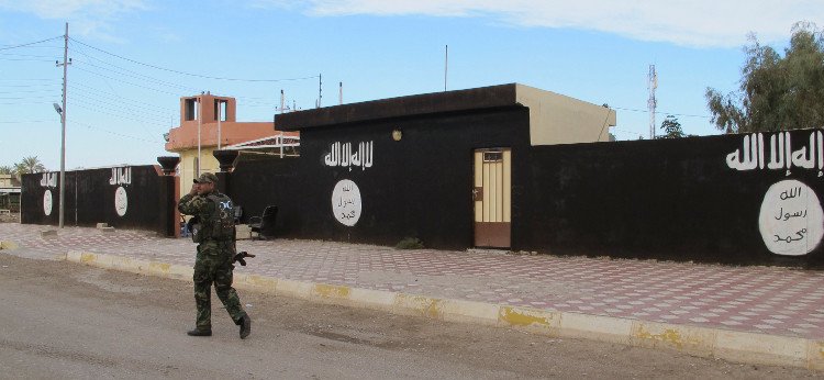 سوريا.. تجدد الاشتباكات في محيط مطار دير الزور العسكري
