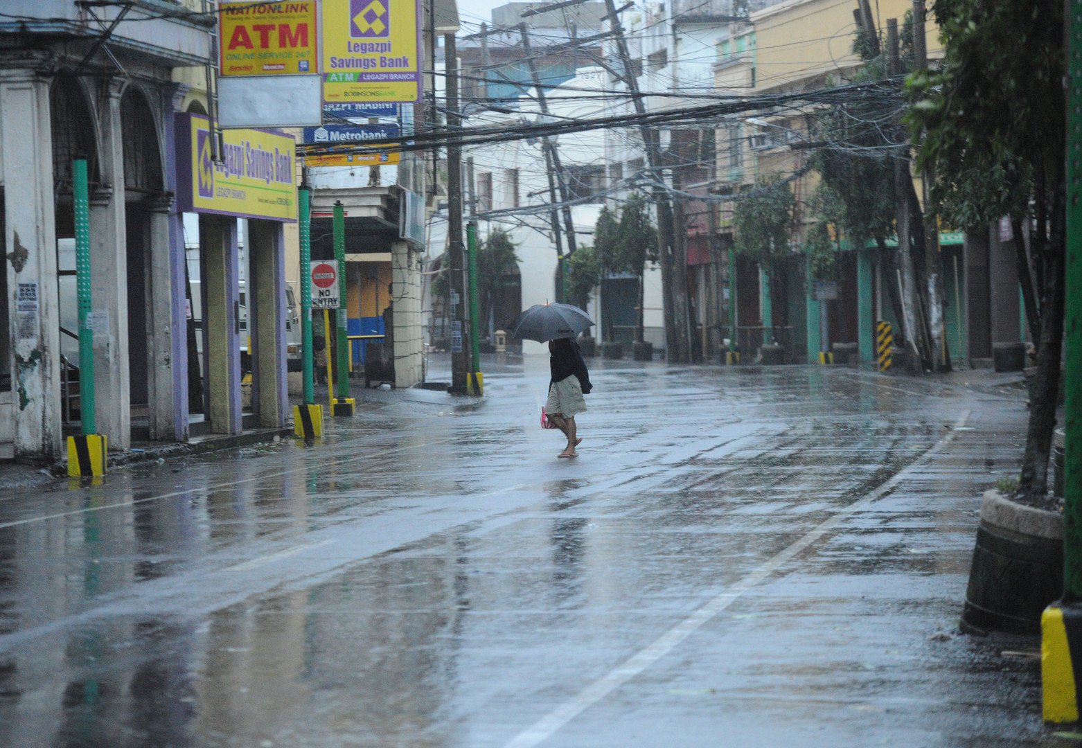 لحظات قبل وصول الإعصار