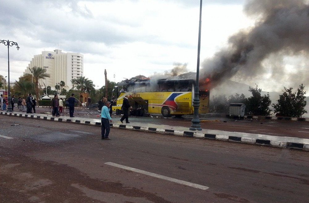 تفجير أتوبيس سياحي في مدينة طابا بجنوب شبه جزيرة سيناء المصرية، 16 إبريل 2014 